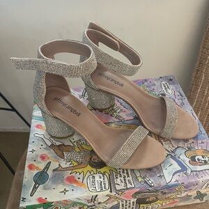 New! Jeffrey Campbell Rhinestone Heels- size 6 🤍🩶